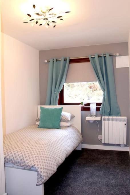 Premium Ground Floor Apartment, Near Fort William Town Centre Esterno foto